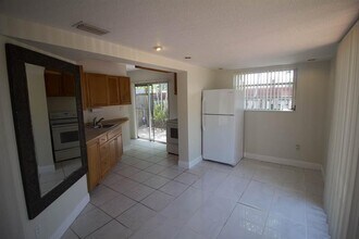 909 NE 12th Ave in Pompano Beach, FL - Building Photo - Building Photo
