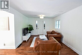 98 Delater St in Niagara-On-The-Lake, ON - Building Photo - Building Photo