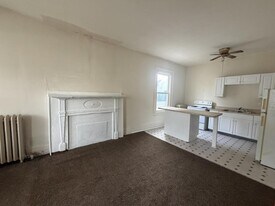 8 Grant St in Utica, NY - Building Photo