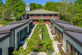 Twin Arch Apartments in Fayetteville, AR - Foto de edificio - Building Photo