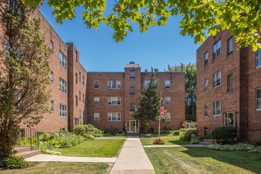 789 West Ferry Apartments in Buffalo, NY - Building Photo