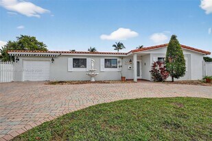 17841 NW 84th Ct in Hialeah, FL - Building Photo