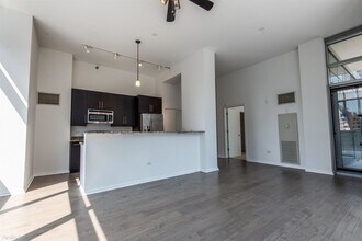 123 S Green St in Chicago, IL - Building Photo - Building Photo