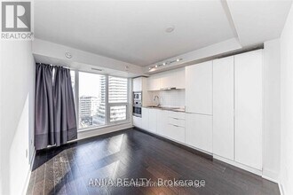 955 Bay St. in Toronto, ON - Building Photo - Building Photo