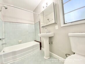 1911 N Las Palmas Ave-Unit -1A in Los Angeles, CA - Building Photo - Building Photo