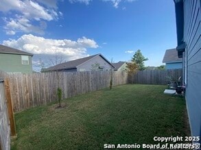 9916 Wye Dr in San Antonio, TX - Foto de edificio - Building Photo