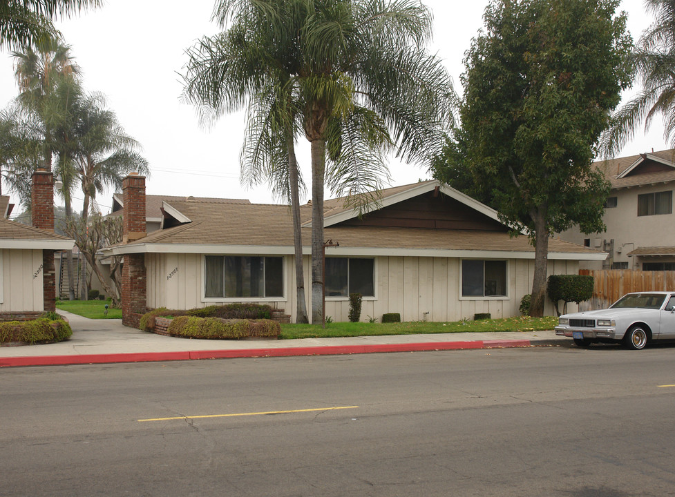 12568 10th St in Chino, CA - Building Photo