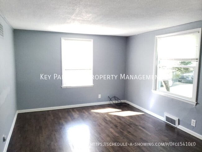 7809 Madison Ave in Kansas City, MO - Building Photo - Building Photo