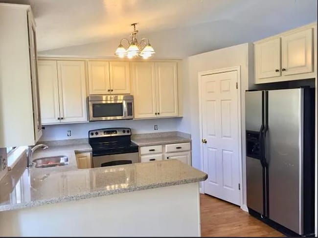 8346 Helenic Ln in West Jordan, UT - Building Photo - Building Photo