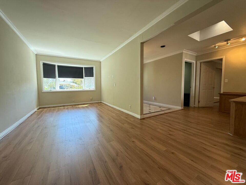 14409 Hatteras St in Los Angeles, CA - Building Photo