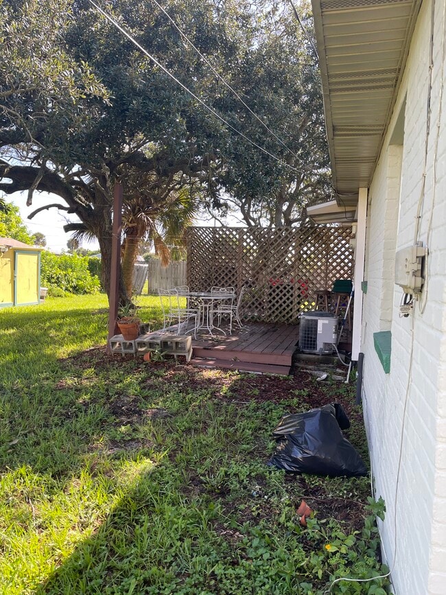 22 Cypress Cir, Unit A in Ormond Beach, FL - Foto de edificio - Building Photo