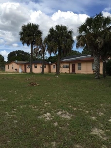 42 W Bullard Ave in Lake Wales, FL - Building Photo