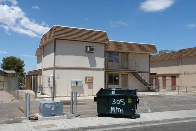 305 Eastminister Ct in Henderson, NV - Building Photo - Building Photo