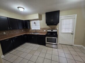 2135 Richmond St in Baker, LA - Foto de edificio - Building Photo