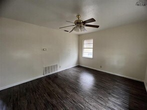 1421 Tanbark Rd in Wichita Falls, TX - Building Photo - Building Photo