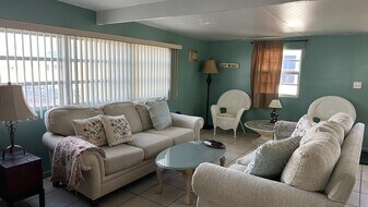 2121 Nettles Blvd, Unit SI ID1537507P in Jensen Beach, FL - Building Photo