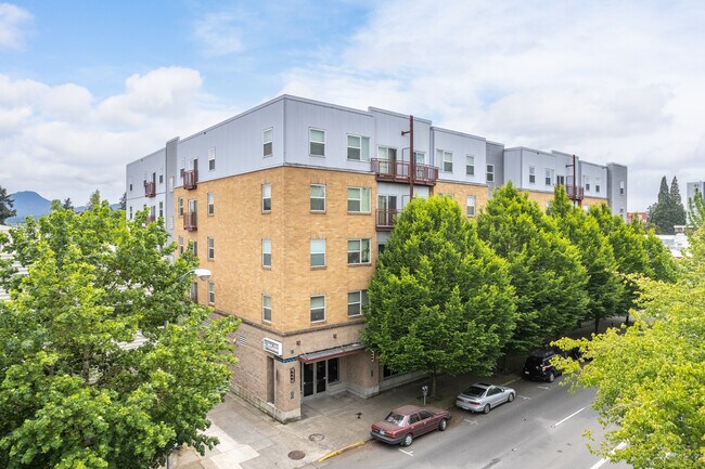 Aurora in Eugene, OR - Building Photo - Building Photo