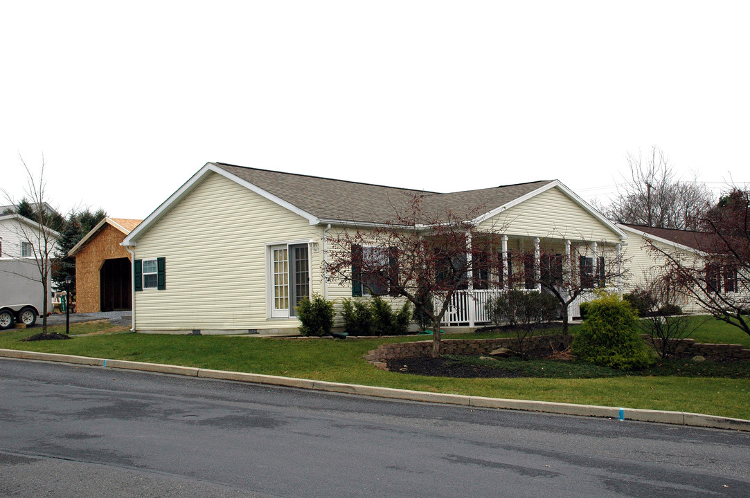 Heritage Village in Walnutport, PA - Building Photo