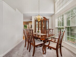 1226 Pennsbury Ln in Aurora, IL - Building Photo - Building Photo
