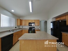 31361 N Blackfoot Dr in Queen Creek, AZ - Building Photo - Building Photo