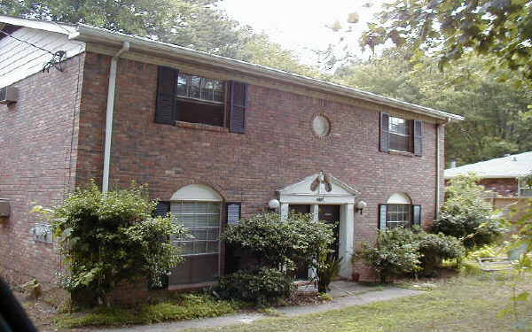 2100-2112 Plaster Rd NE in Atlanta, GA - Building Photo