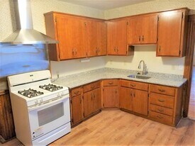 50 Oxford Ave, Unit 3 in Belmont, MA - Building Photo