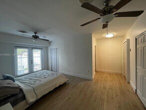 2049 SW 60th Ct in Miami, FL - Building Photo - Building Photo