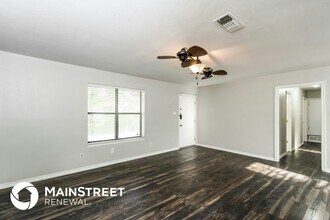 1000 N Chico St in Decatur, TX - Foto de edificio - Building Photo