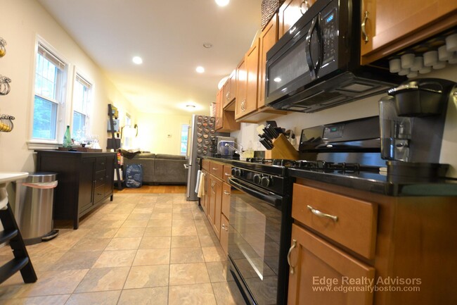 58 Turner St in Boston, MA - Building Photo - Building Photo