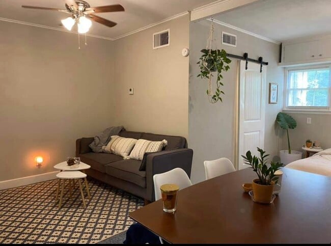 1108 Coit St, Unit Lower House in Denton, TX - Building Photo - Building Photo