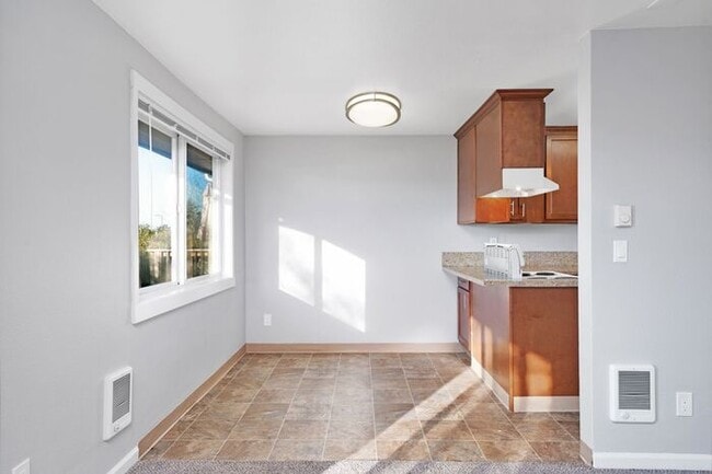 13455 SE Oatfield Rd in Oak Grove, OR - Building Photo - Building Photo