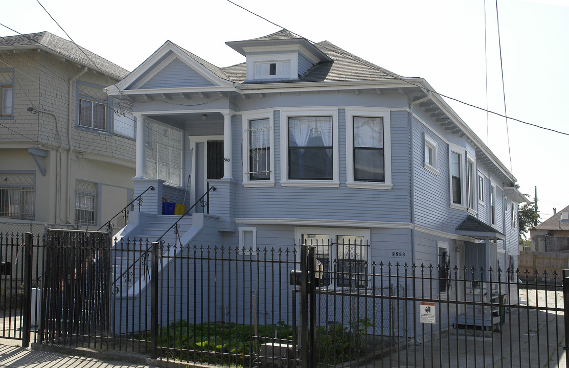 2538-2540 11th Ave in Oakland, CA - Building Photo