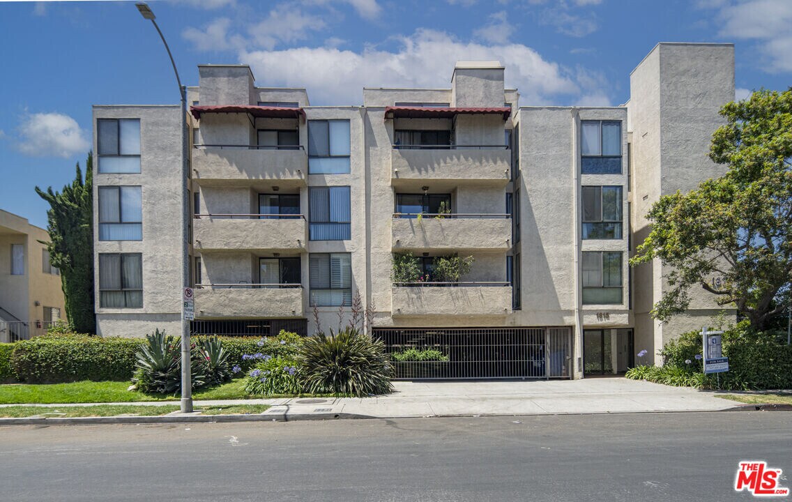 1815 Glendon Ave in Los Angeles, CA - Building Photo