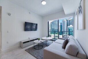 239 SW 9th St, Unit SI FL21-ID1022339P in Miami, FL - Building Photo
