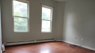 90 Chadwick Ave in Hartford, CT - Building Photo - Building Photo