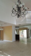 5631 NW 100th Ct in Doral, FL - Building Photo - Building Photo