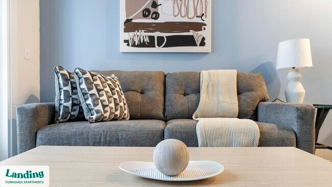 810 W St Johns Ave in Austin, TX - Foto de edificio - Building Photo