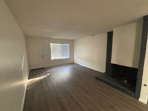 1017 Nimrod Ct in Bakersfield, CA - Building Photo - Building Photo