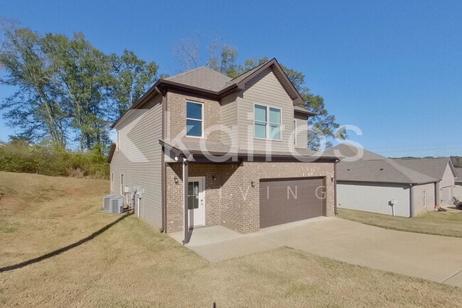 44 Maple Leaf Dr in Lincoln, AL - Foto de edificio - Building Photo