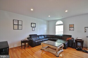 10736 Enfield Dr in Ellicott City, MD - Building Photo
