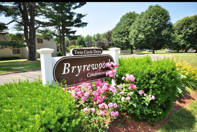 property at 507 Twin Circle Dr