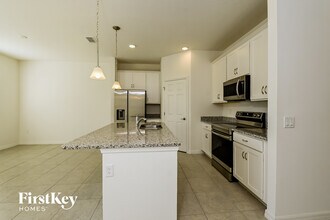 315 Corbel Ln in Bartow, FL - Foto de edificio - Building Photo