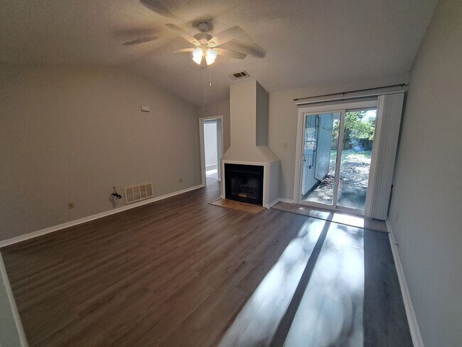 6204 Forest Pines Dr in Pensacola, FL - Building Photo - Building Photo