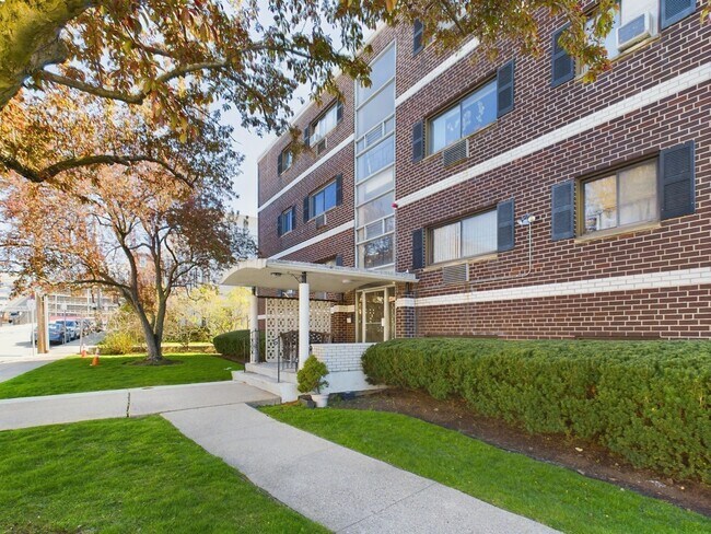 18 Glencoe St in Boston, MA - Building Photo - Building Photo