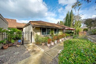 17465 Plaza Otonal in San Diego, CA - Building Photo