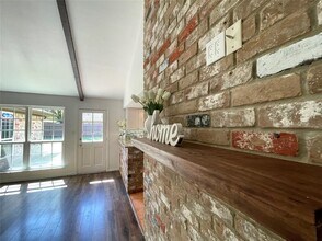 15638 Boulder Oaks Dr in Houston, TX - Building Photo - Building Photo