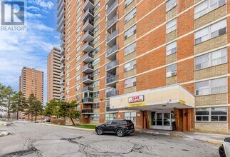 2645 Kipling Ave in Toronto, ON - Building Photo - Building Photo