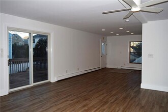 279 N Washington St-Unit -Second Floor in Sleepy Hollow, NY - Building Photo - Building Photo