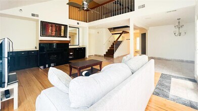 3115 Ashford Bend Dr in Houston, TX - Building Photo - Building Photo