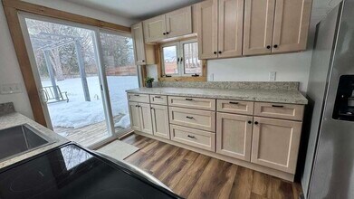 21 1st Ave in Easthampton, MA - Building Photo - Building Photo